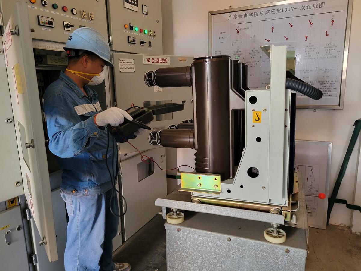 排名安装配电所,标准配电所变压器维修师傅印染厂配电所变压器维修案例